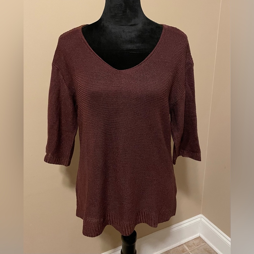 NEW WITH TAGS – Versona Burgundy Lightweight Sweater (Size M)